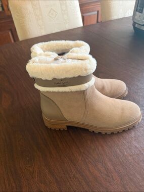 kate spade Bailee Beige Suede Ankle Boots with Cream Faux-Fur Cuff never worn